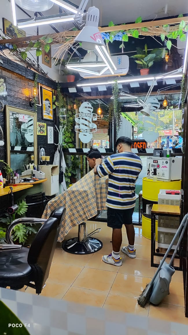 Area barbershop Studio Pangkas Makassar